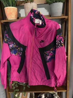 Nike Pink & Black Abstract Pattern Windbreaker Jacket
